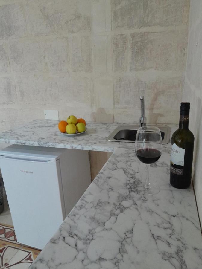 Limestone Sun Suites Sliema Exterior photo
